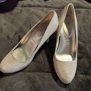 Never worn Worthington sparkly heels 9.5